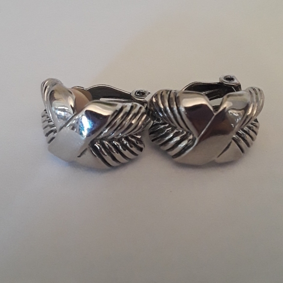 Clip Earrings - Picture 1 of 3